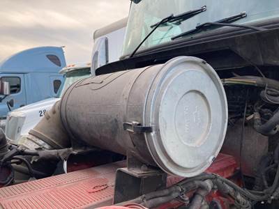 Kenworth T600 Air Cleaner / Air Filter Housing