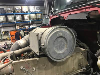 Kenworth T600 Air Cleaner / Air Filter Housing