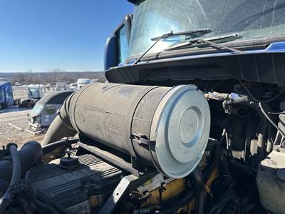 Kenworth T600 Air Cleaner / Air Filter Housing