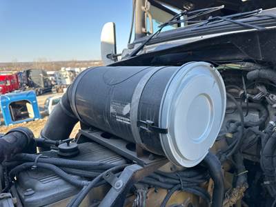 Kenworth T600 Air Cleaner / Air Filter Housing