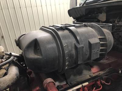 Kenworth T660 Air Cleaner / Air Filter Housing