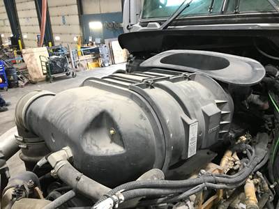 Kenworth T660 Air Cleaner / Air Filter Housing