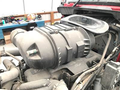 Kenworth T660 Air Cleaner / Air Filter Housing