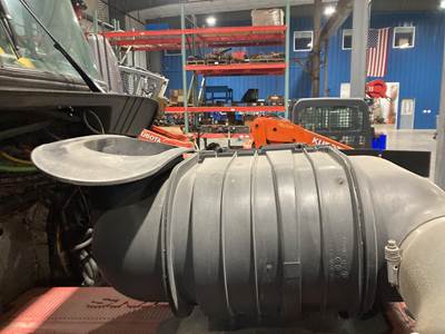 Kenworth T660 Air Cleaner / Air Filter Housing