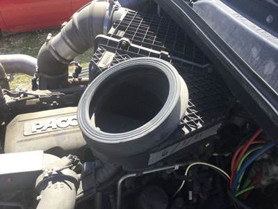 Kenworth T680 Air Cleaner / Air Filter Housing