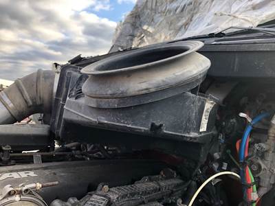 Kenworth T680 Air Cleaner / Air Filter Housing
