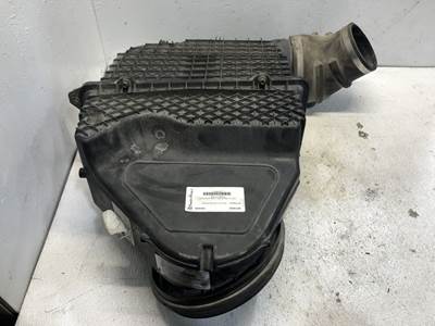 Kenworth T680 Air Cleaner / Air Filter Housing