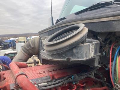 Kenworth T680 Air Cleaner / Air Filter Housing