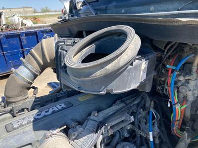 Kenworth T680 Air Cleaner / Air Filter Housing