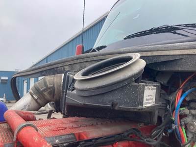 Kenworth T680 Air Cleaner / Air Filter Housing