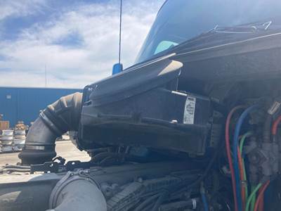 Kenworth T680 Air Cleaner / Air Filter Housing