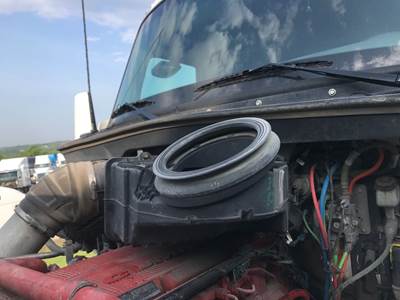 Kenworth T680 Air Cleaner / Air Filter Housing