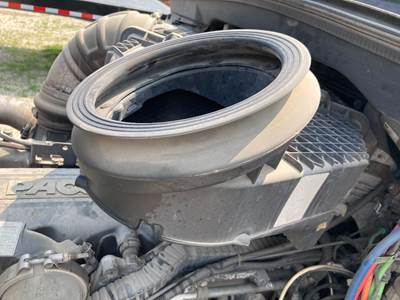 Kenworth T680 Air Cleaner / Air Filter Housing