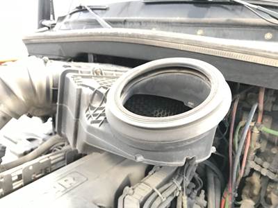 Kenworth T680 Air Cleaner / Air Filter Housing