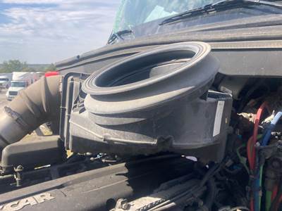 Kenworth T680 Air Cleaner / Air Filter Housing