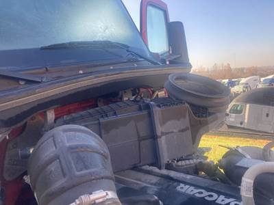 Kenworth T680 Air Cleaner / Air Filter Housing