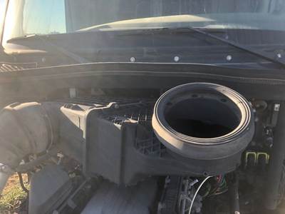 Kenworth T680 Air Cleaner / Air Filter Housing