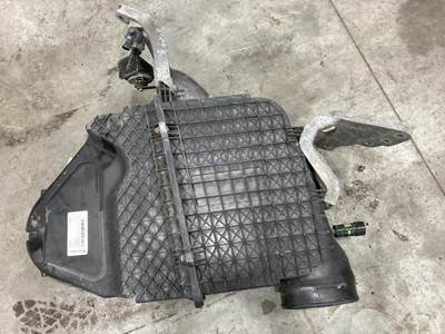 Kenworth T680 Air Cleaner / Air Filter Housing