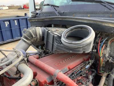 Kenworth T680 Air Cleaner / Air Filter Housing