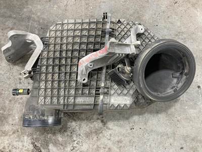 Kenworth T680 Air Cleaner / Air Filter Housing