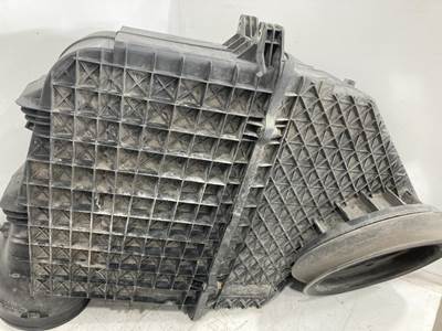 Kenworth T680 Air Cleaner / Air Filter Housing