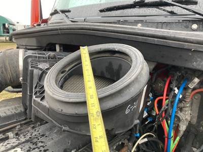 Kenworth T680 Air Cleaner / Air Filter Housing