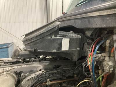 Kenworth T680 Air Cleaner / Air Filter Housing