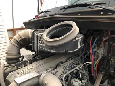 Kenworth T680 Air Cleaner / Air Filter Housing