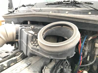 Kenworth T680 Air Cleaner / Air Filter Housing