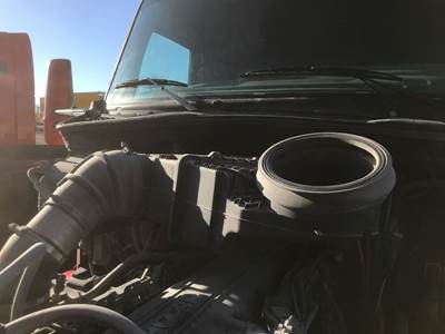 Kenworth T680 Air Cleaner / Air Filter Housing