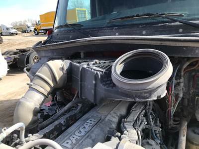 Kenworth T680 Air Cleaner / Air Filter Housing