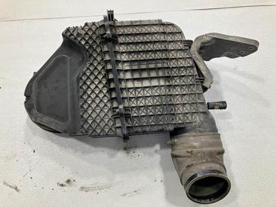 Kenworth T680 Air Cleaner / Air Filter Housing