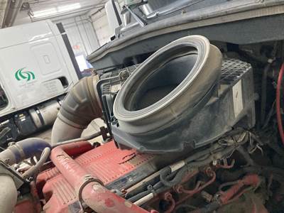 Kenworth T680 Air Cleaner / Air Filter Housing