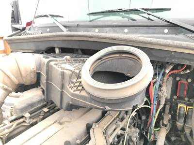 Kenworth T680 Air Cleaner / Air Filter Housing