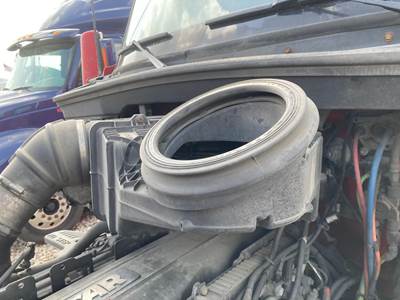 Kenworth T680 Air Cleaner / Air Filter Housing