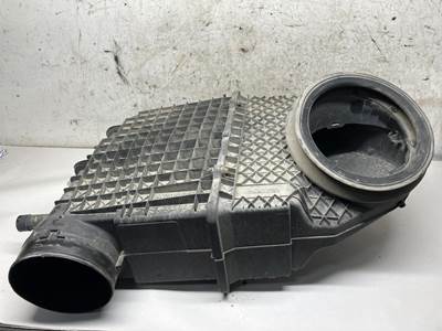 Kenworth T680 Air Cleaner / Air Filter Housing