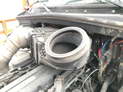 Kenworth T680 Air Cleaner / Air Filter Housing