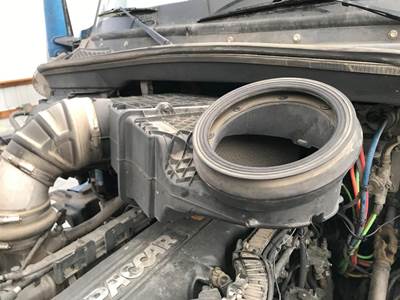 Kenworth T680 Air Cleaner / Air Filter Housing