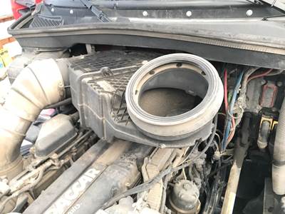 Kenworth T680 Air Cleaner / Air Filter Housing