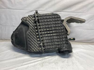 Kenworth T680 Air Cleaner / Air Filter Housing