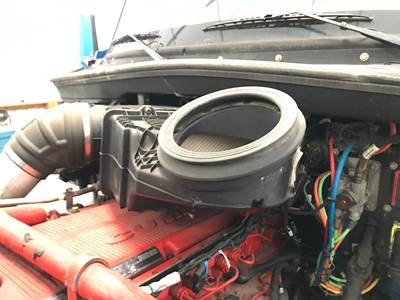 Kenworth T680 Air Cleaner / Air Filter Housing