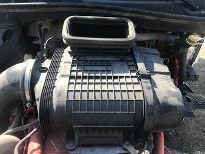 Kenworth T680 Air Cleaner / Air Filter Housing