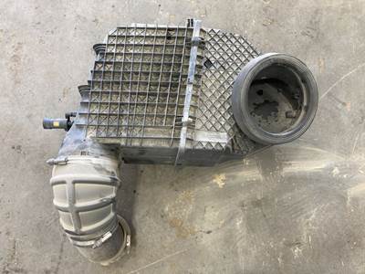 Kenworth T680 Air Cleaner / Air Filter Housing