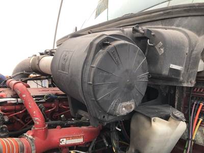 Kenworth T700 Air Cleaner / Air Filter Housing