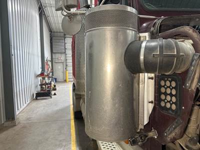 Kenworth W900L Air Cleaner / Air Filter Housing