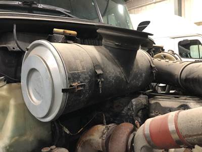 Mack CH Air Cleaner / Air Filter Housing