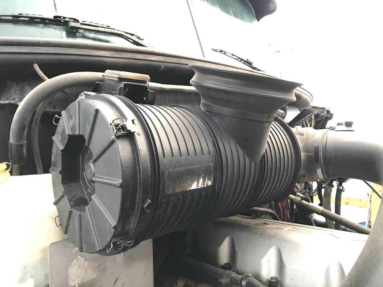 2008 Mack CHU Air Cleaner / Air Filter Housing For Sale Council