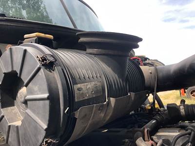 Mack CXN Air Cleaner / Air Filter Housing