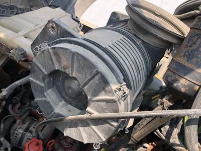 Mack CXU Air Cleaner / Air Filter Housing