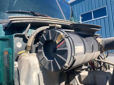 Mack CXU Air Cleaner / Air Filter Housing